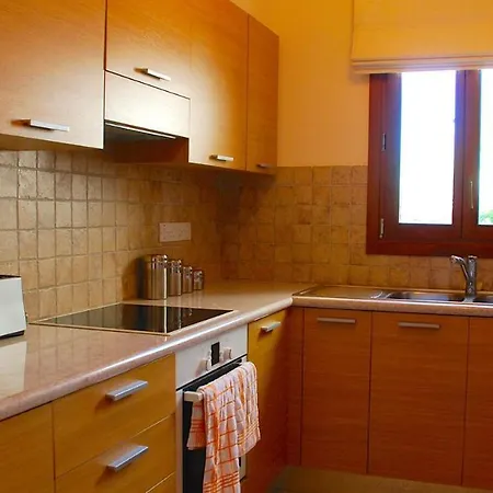 3 Bedroom Prometheus With Garden, Aphrodite Hills Apartment Kouklia