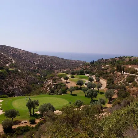 3 Bedroom Prometheus With Garden, Aphrodite Hills Apartment