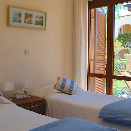 3 Bedroom Prometheus With Garden, Aphrodite Hills Appartamento *