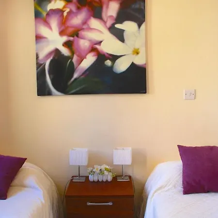 3 Bedroom Prometheus With Garden, Aphrodite Hills Daire Sakarya