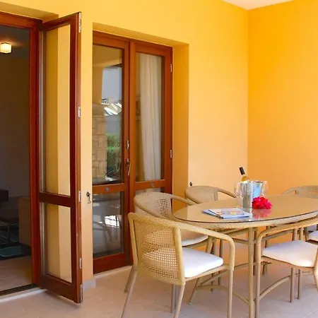 3 Bedroom Prometheus With Garden, Aphrodite Hills Appartamento Kouklia